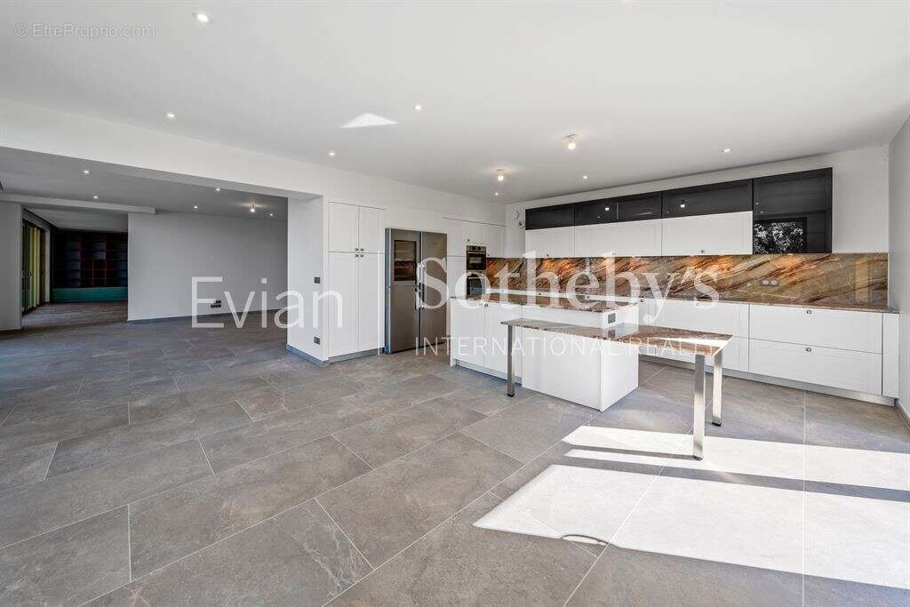 Appartement à EVIAN-LES-BAINS