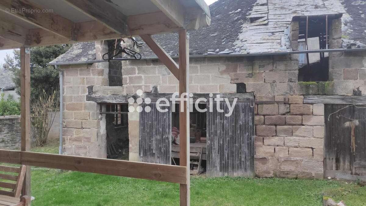 Maison à OBJAT