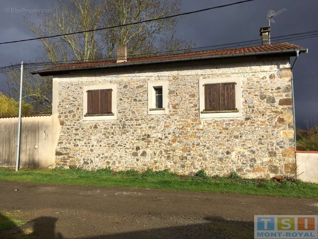 Maison à POINTIS-INARD