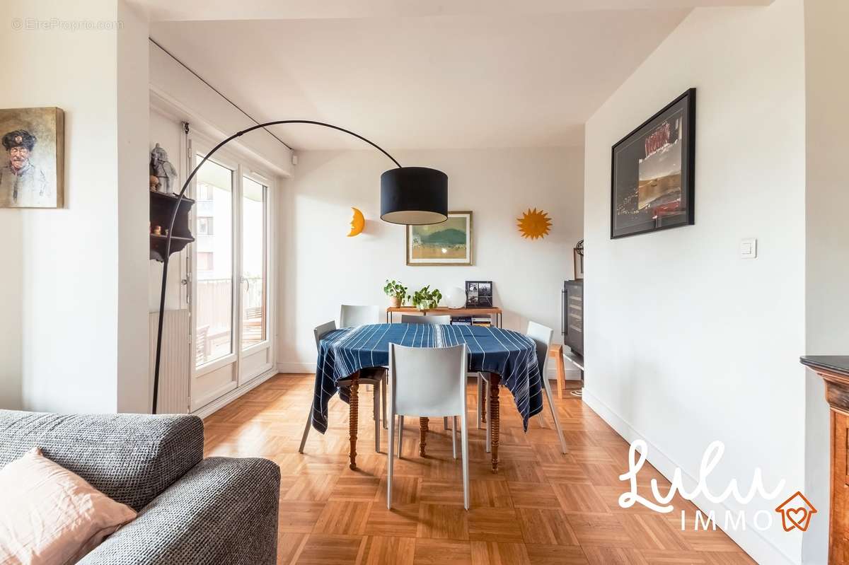 T5 135m2 avec balcons et place de stationnement – ECULLY - photo 3