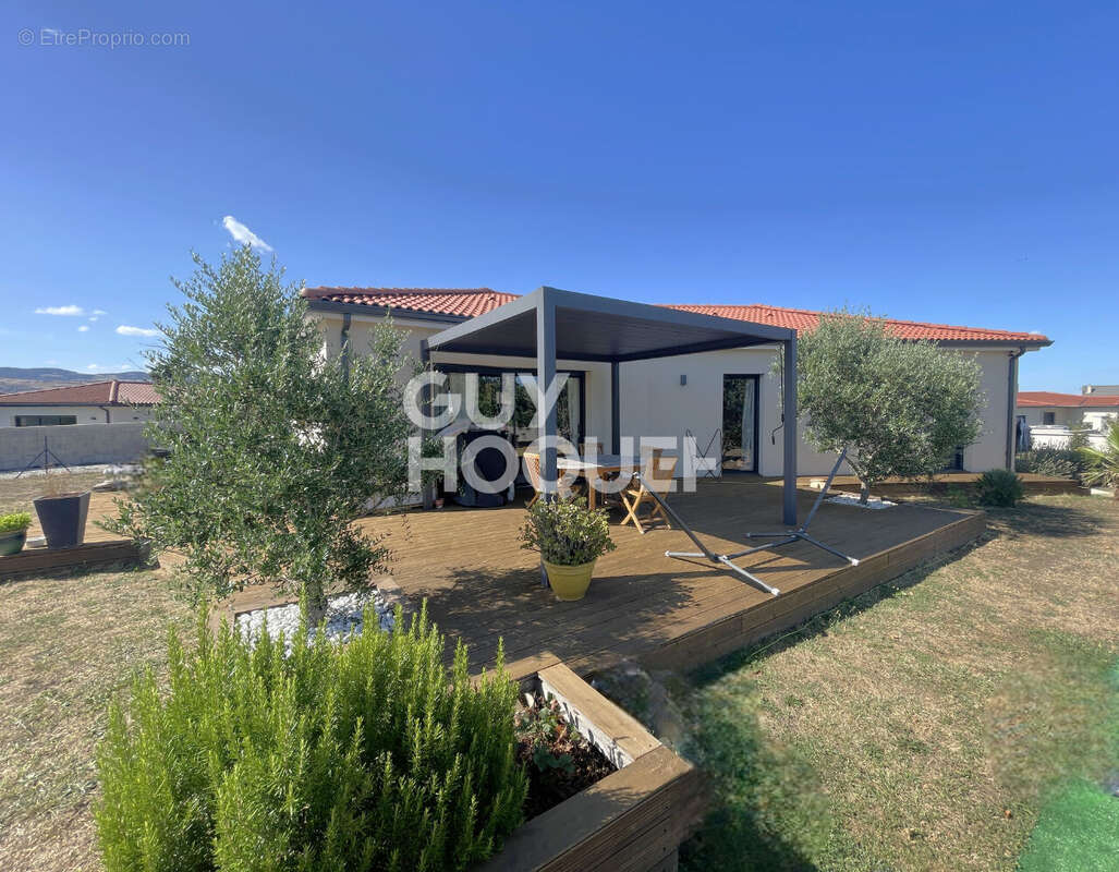 Maison à CHATEAUNEUF