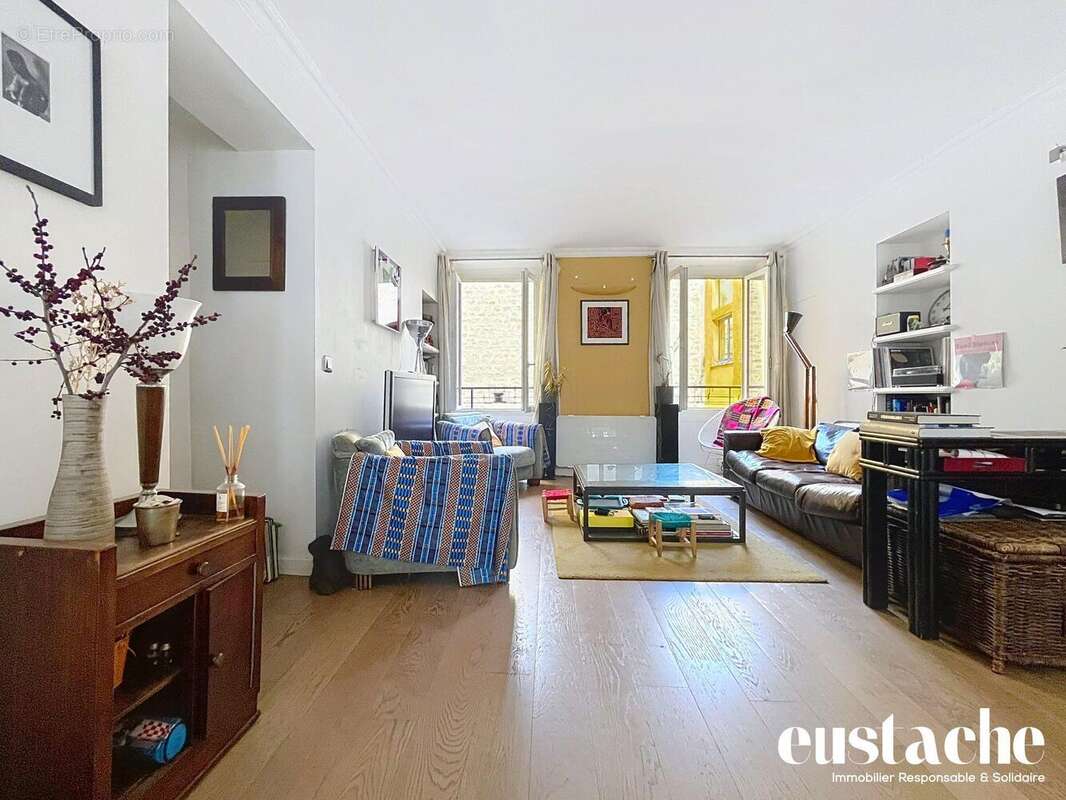 Appartement 80 m² à Paris-9e  - photo 4