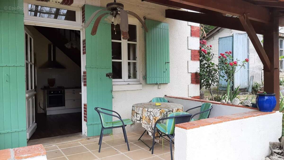 Maison de 4 chambres avec piscine, en bordure du bourg - photo 4