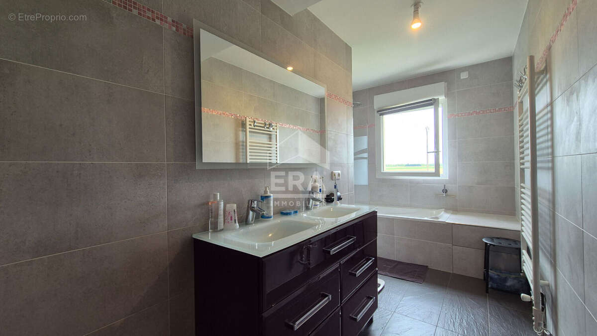 Maison à GRISY-SUISNES