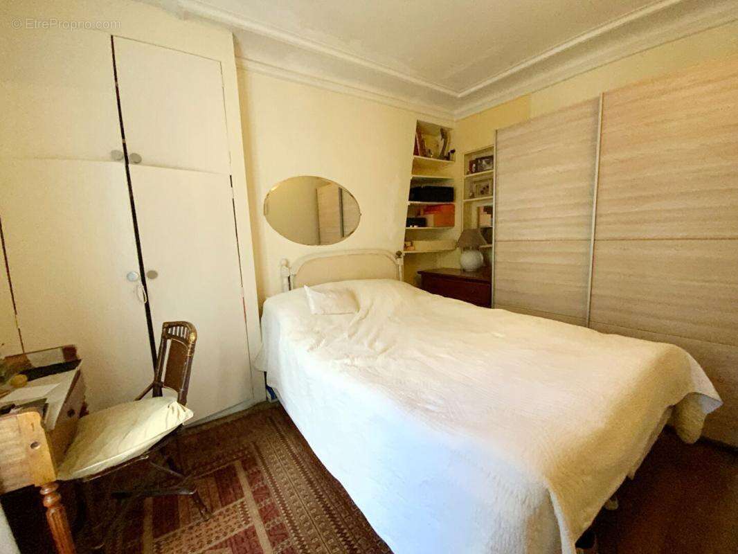 Appartement à LEVALLOIS-PERRET