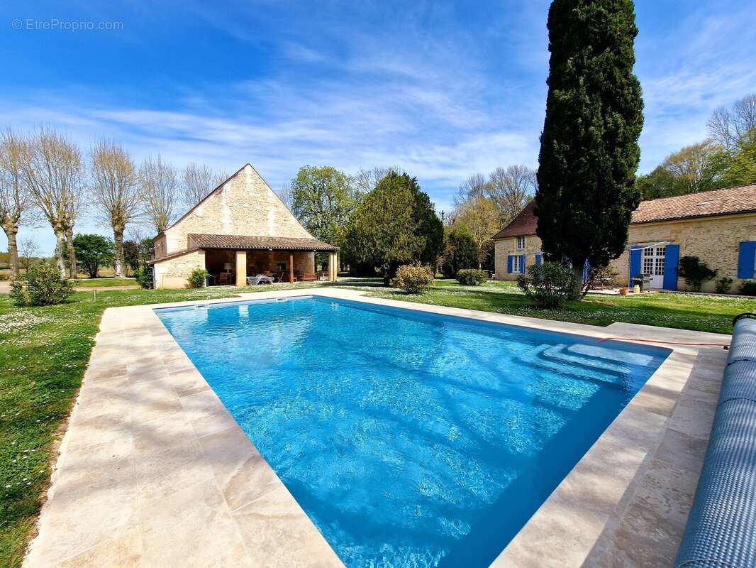 Belle Chartreuse de 450m2 habitable avec piscine - photo 10