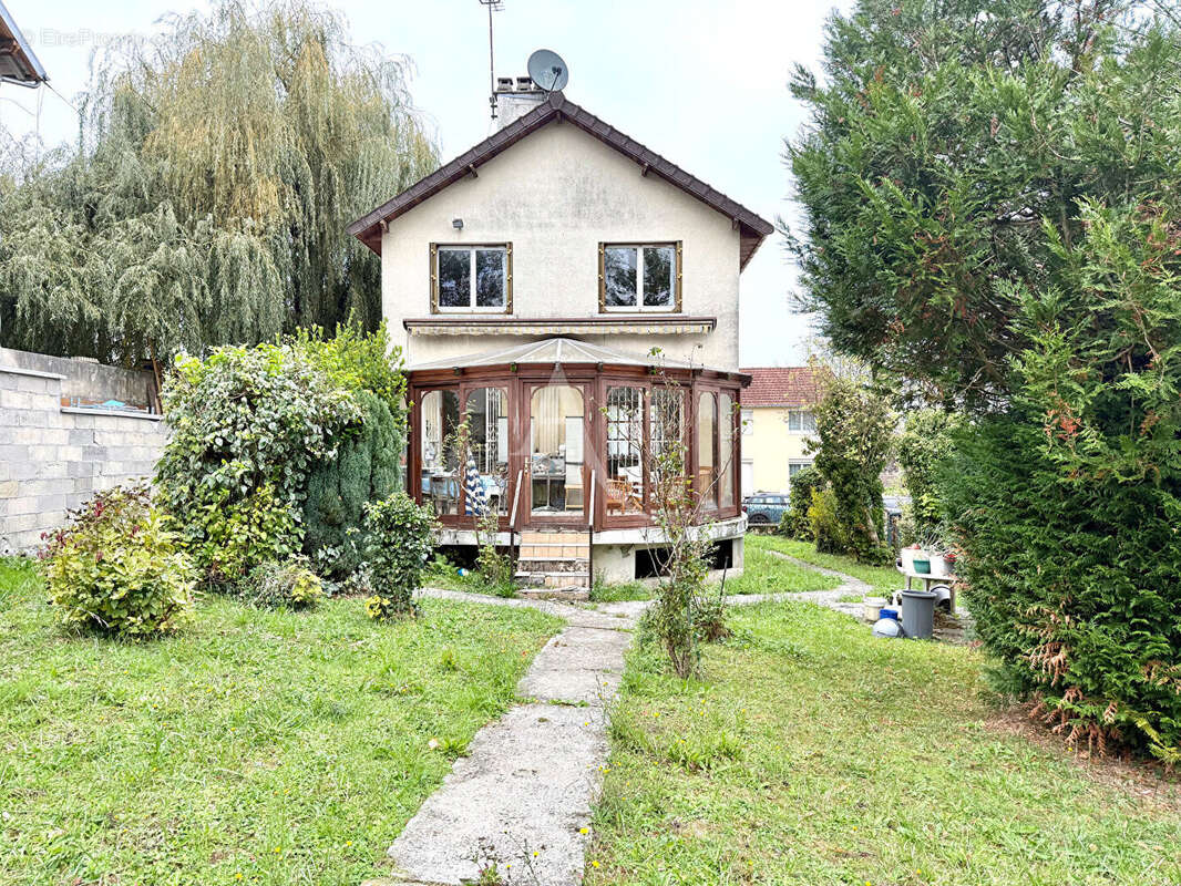 Maison à VILLEMOMBLE