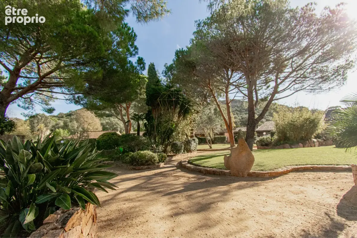 Palombaggia   N12 : Charmante mini-villa de plain-pied entièrement rénovée au sein d’une résidence sécurisée a - photo 14