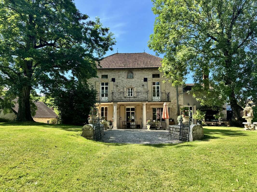 Maison à LONS-LE-SAUNIER
