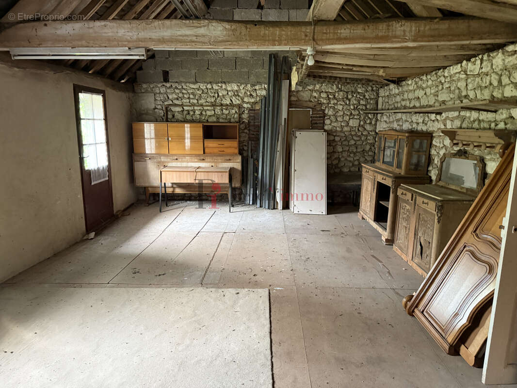 Maison à CONDE-SUR-HUISNE