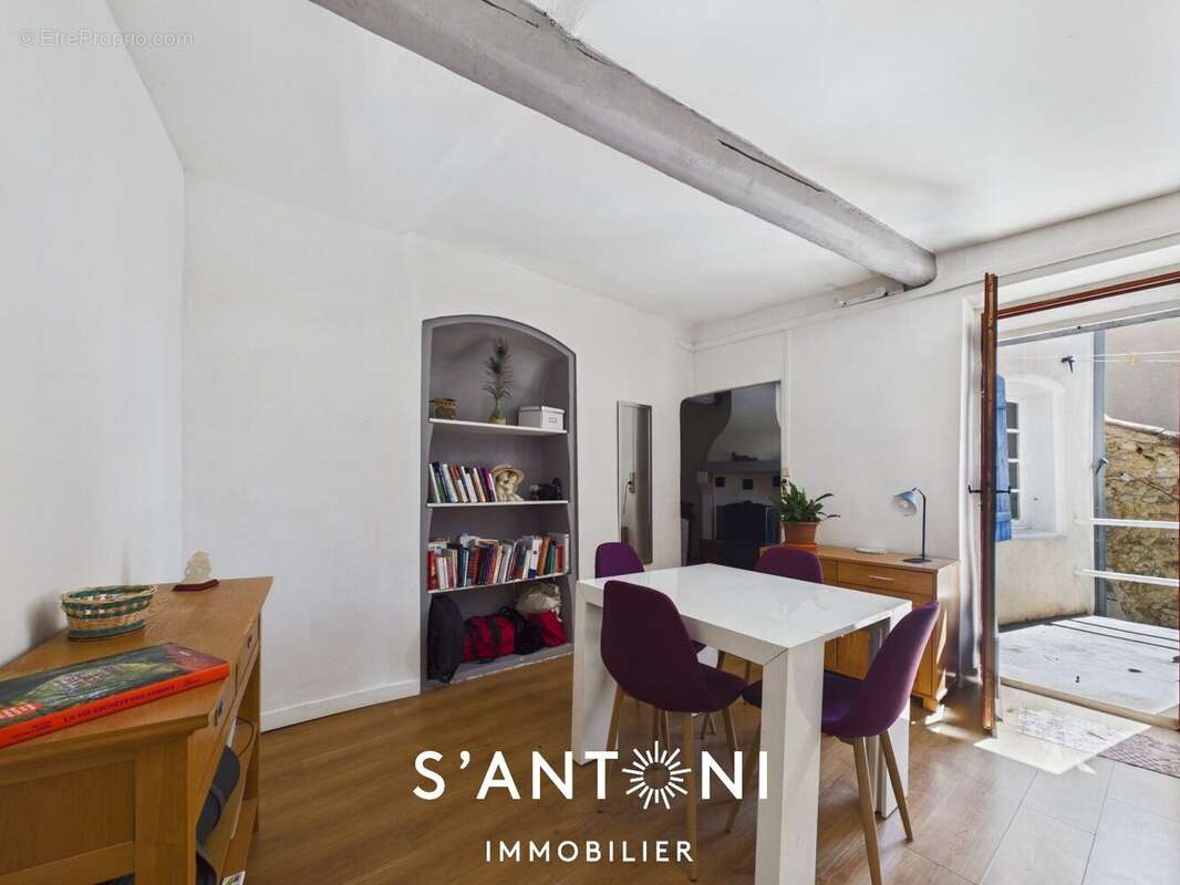 Maison de village avec terrasse  Beaux volumes  Charme et authenticité - photo 2