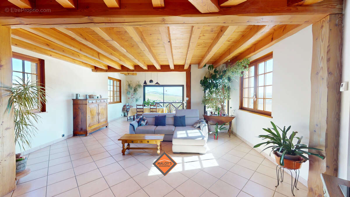 Maison à LE BOIS-D'OINGT