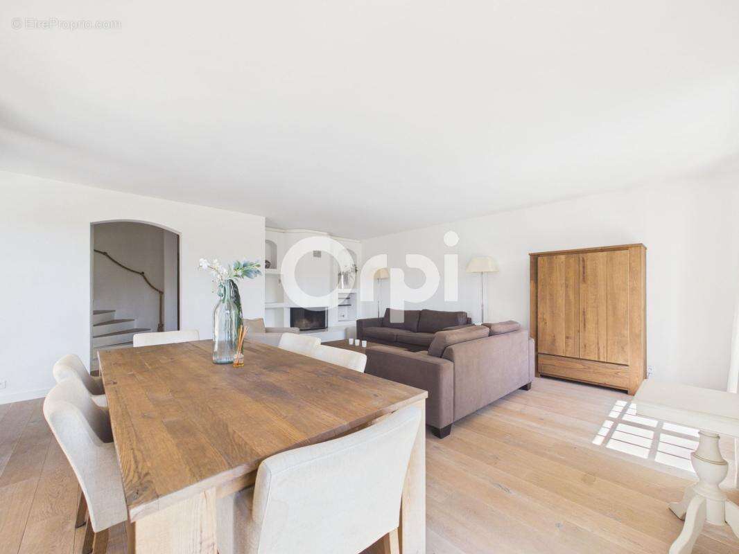 Maison à MANDELIEU-LA-NAPOULE