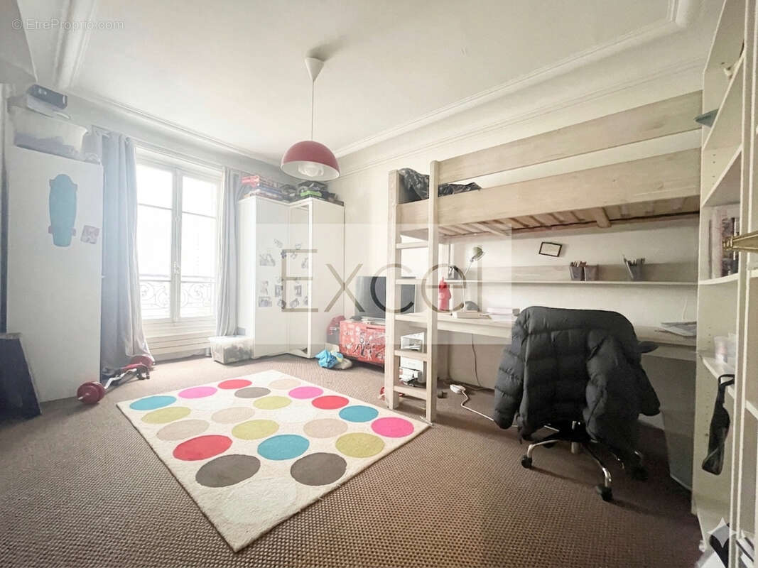 Appartement à PARIS-11E
