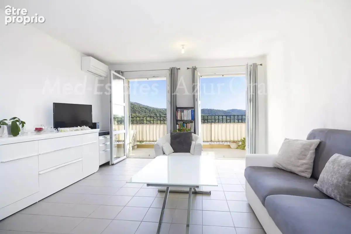 Grimaud village - Appartement T2 avec balcon et vue panoramique - photo 2