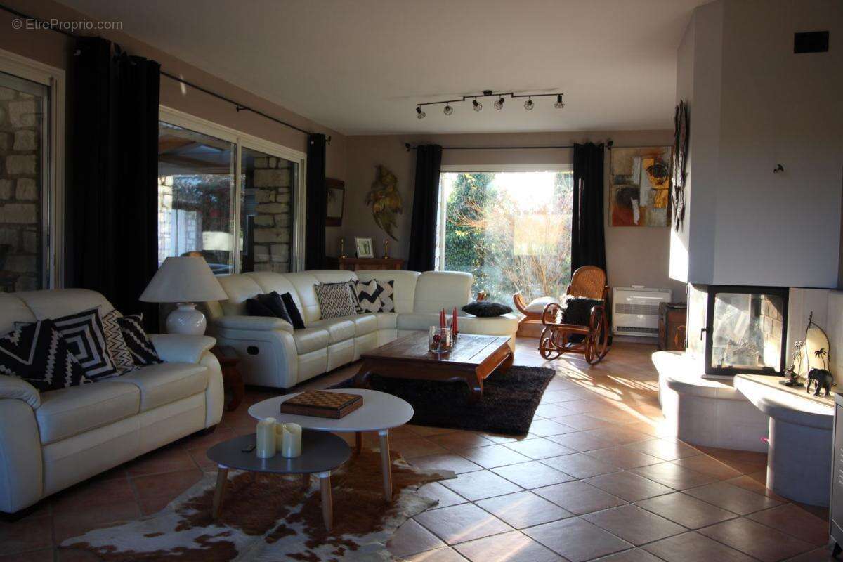 Maison à BARJAC