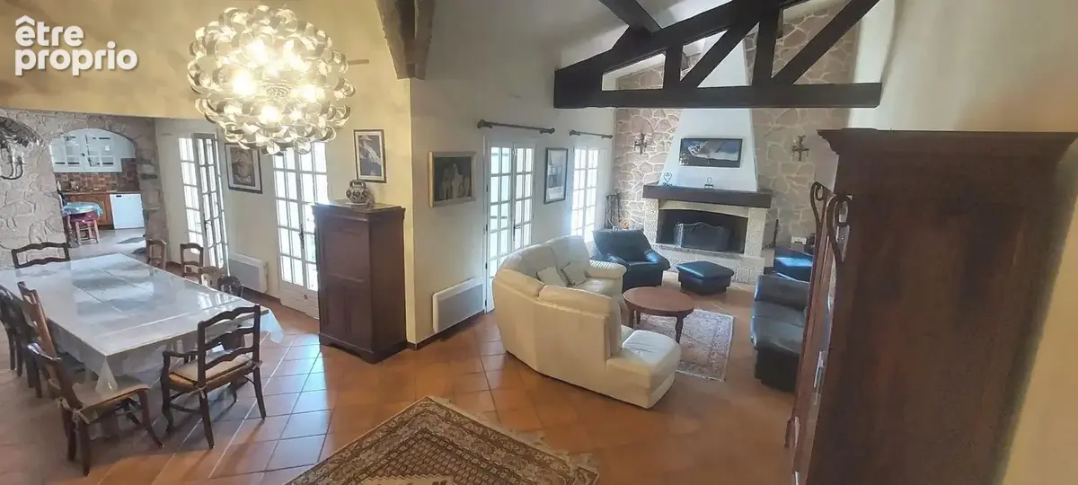 Maison 10 pièces 205 m² à vendre à Nimes (30000) - photo 3