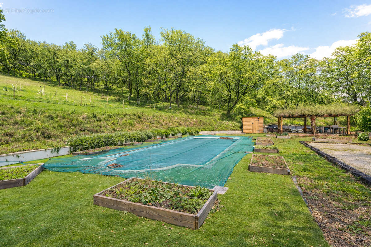 Maison de campagne avec annexe, piscine, dépendances et terrain - photo 4