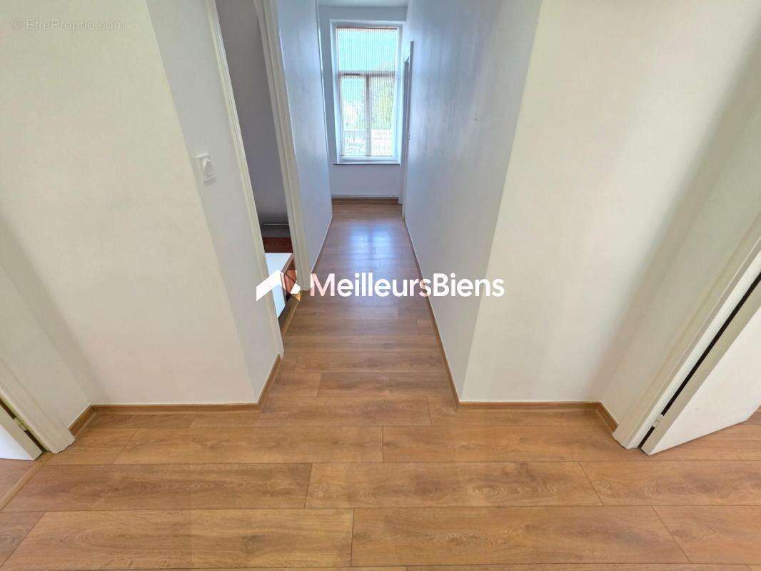Maison individuelle de 161 m² à Maubeuge avec 4 chambres, garage et jardin 693 m² - photo 12