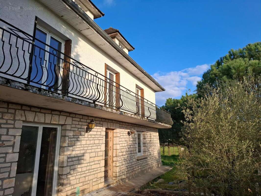 Photo 2 - Maison à LACAPELLE-MARIVAL