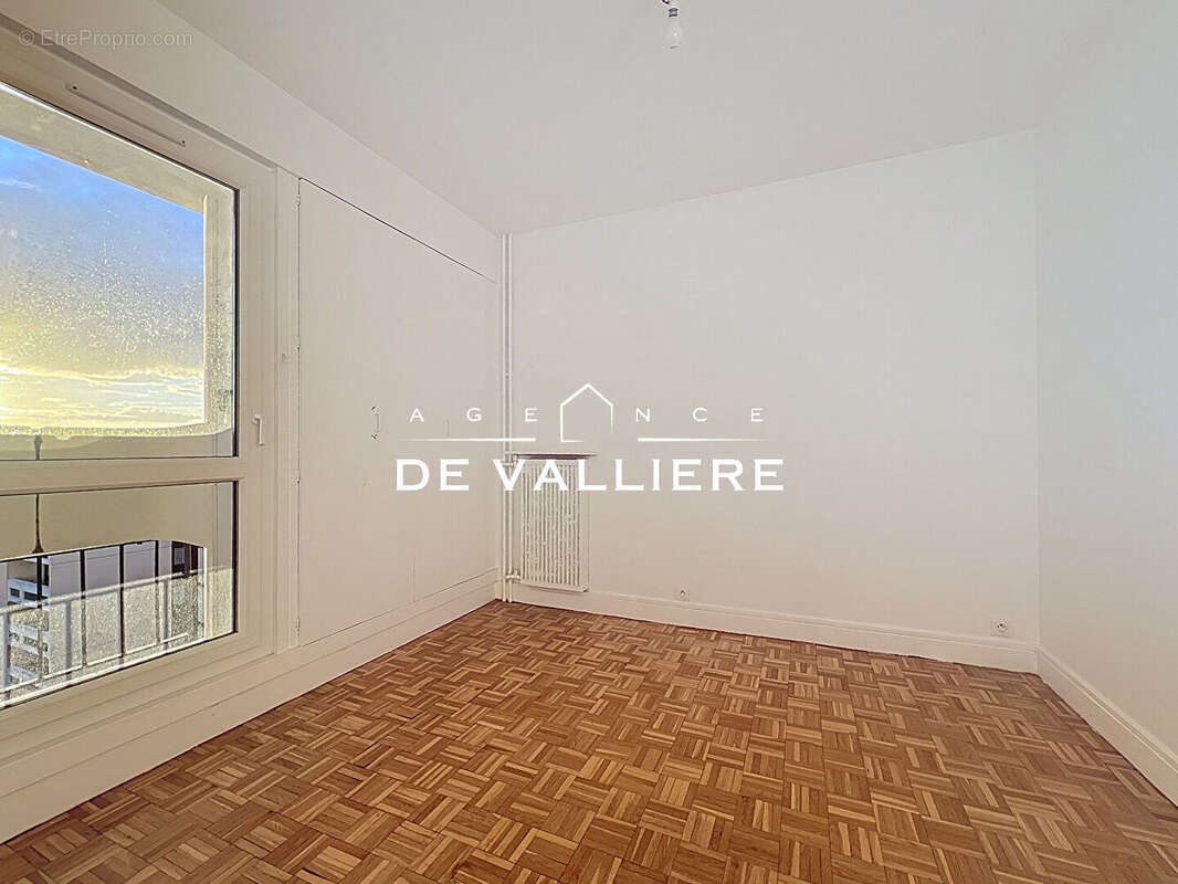 Appartement à NANTERRE