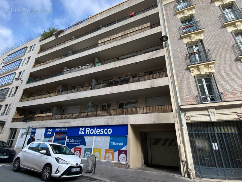 Parking à PARIS-20E