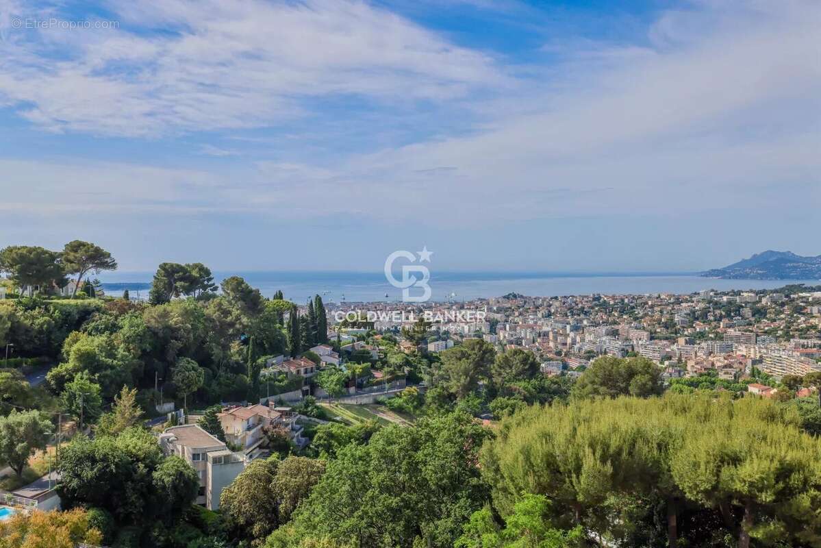 Appartement à LE CANNET