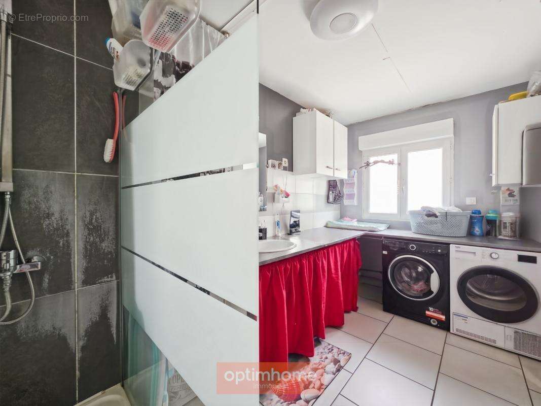 Maison de ville de 146 m² – 4 chambres – bureau – cour et jardin - photo 11