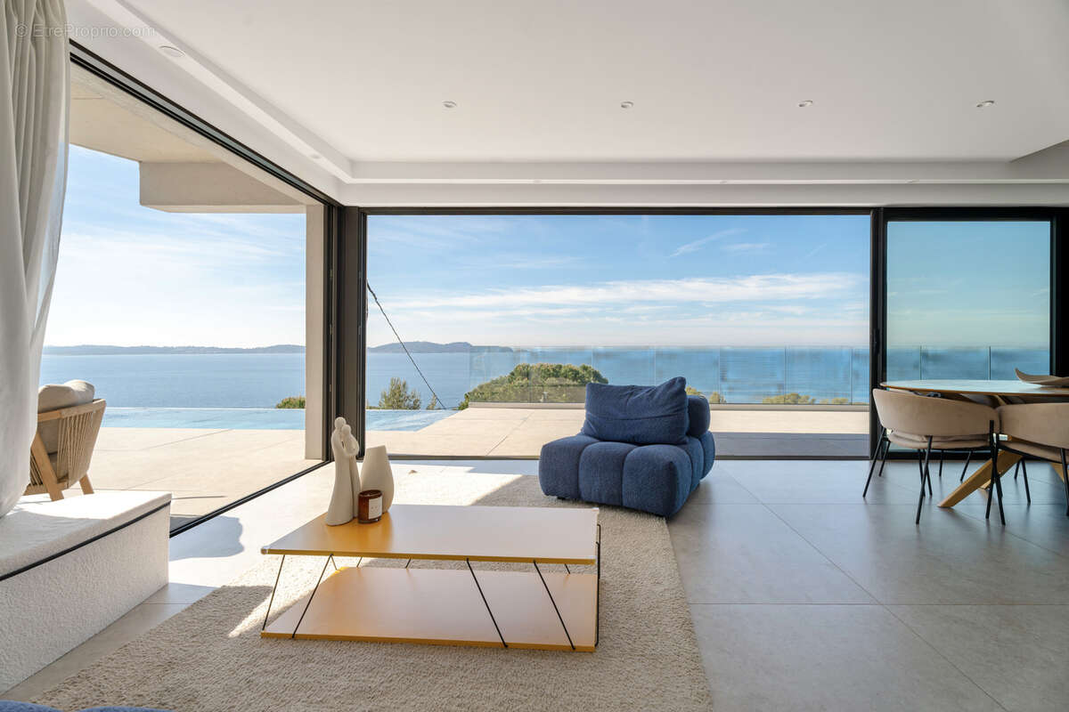 Maison à CARQUEIRANNE