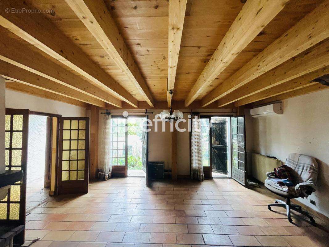 Maison à BEYCHAC-ET-CAILLAU