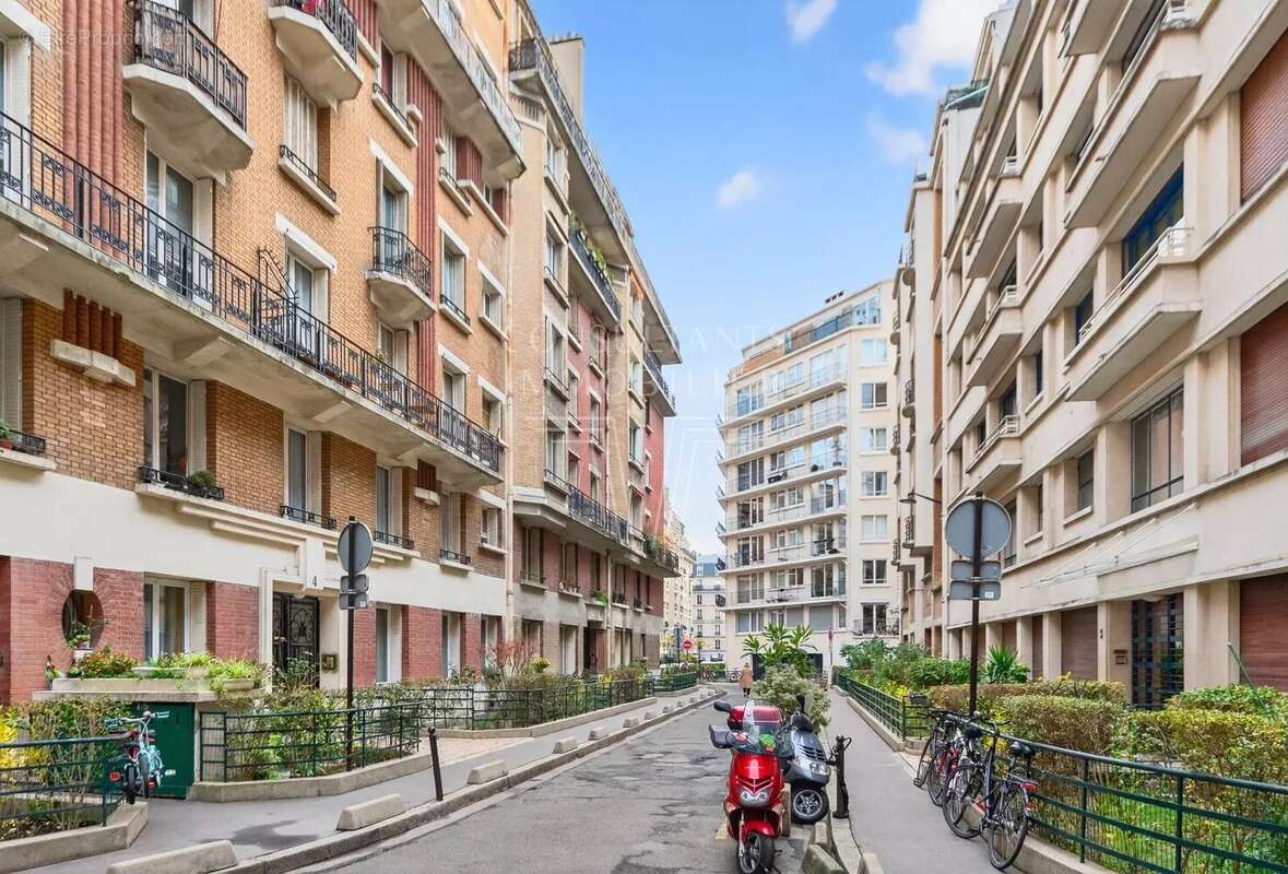 Appartement à PARIS-17E