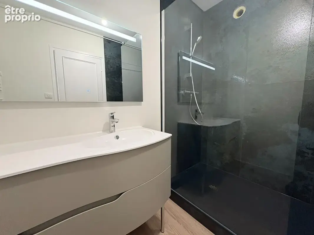 Centre Siam appartement T5 avec ascenseur/garage - photo 10