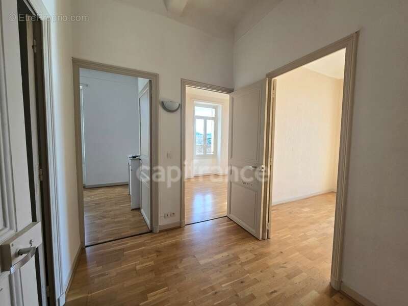 Appartement à SAINT-CYR-SUR-MER
