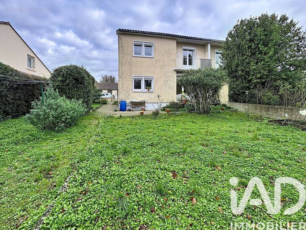 Photo 1 - Maison à SOYAUX