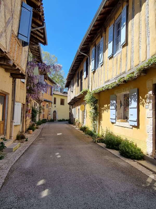 Maison à SARRANT