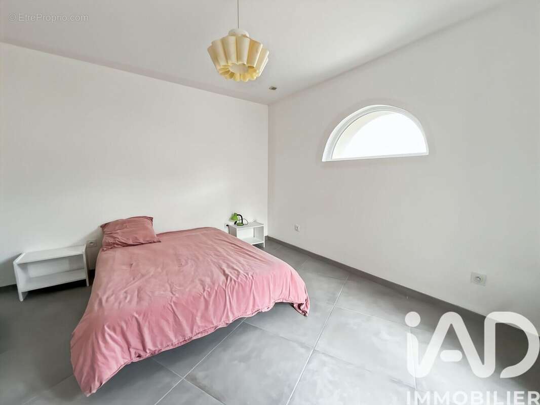 Maison 94 m² à Bagnols-Sur-Ceze  - photo 8