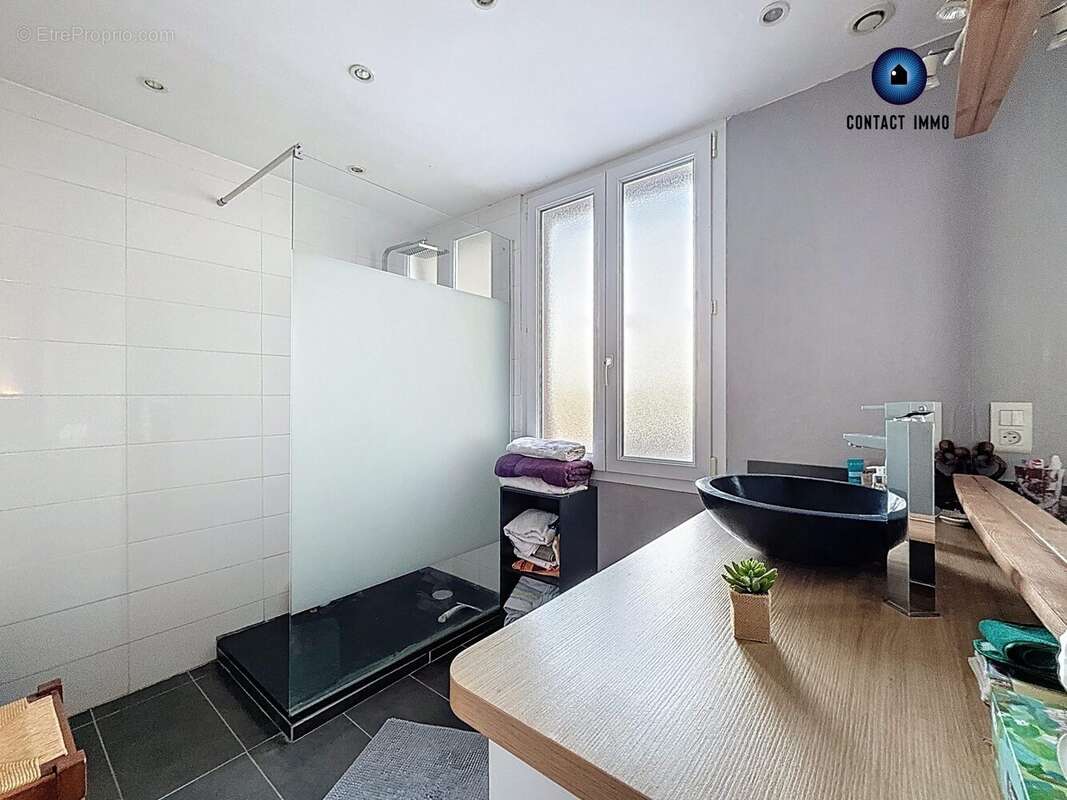 Maison à TERRASSON-LAVILLEDIEU