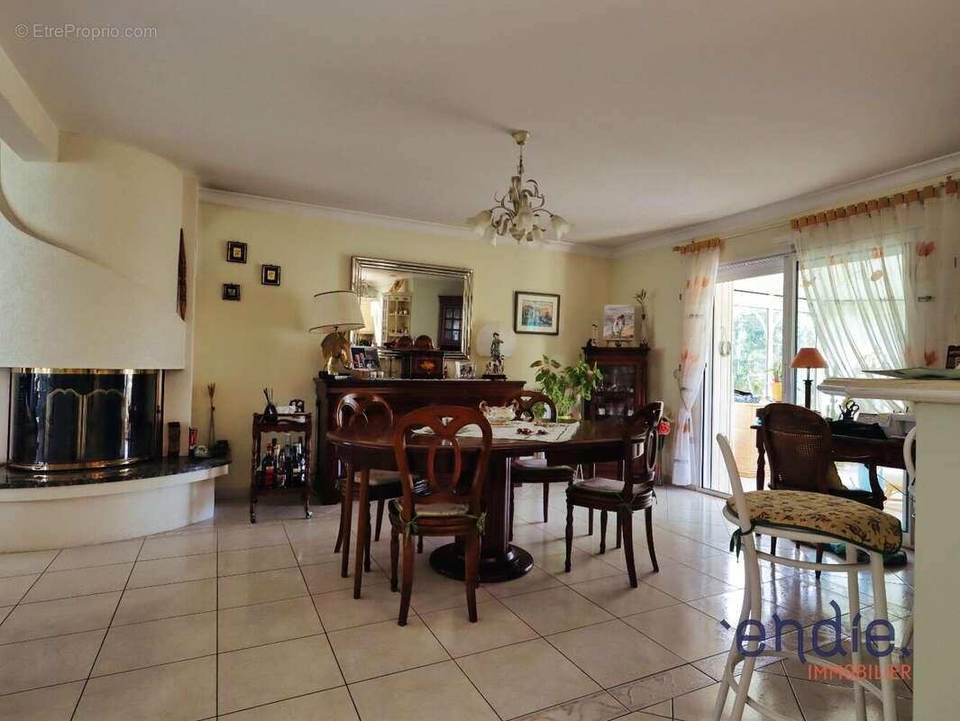 Maison familiale de caractère avec vie de plain-pied et sous-sol complet - photo 6