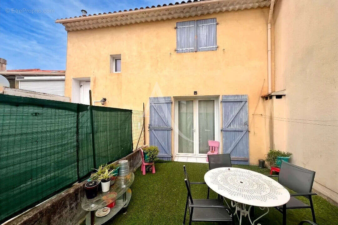 Appartement à LA CRAU