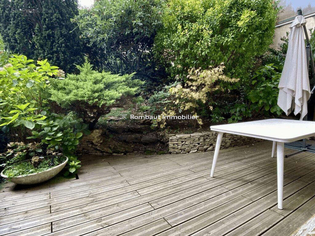 Appartement à LA CELLE-SAINT-CLOUD