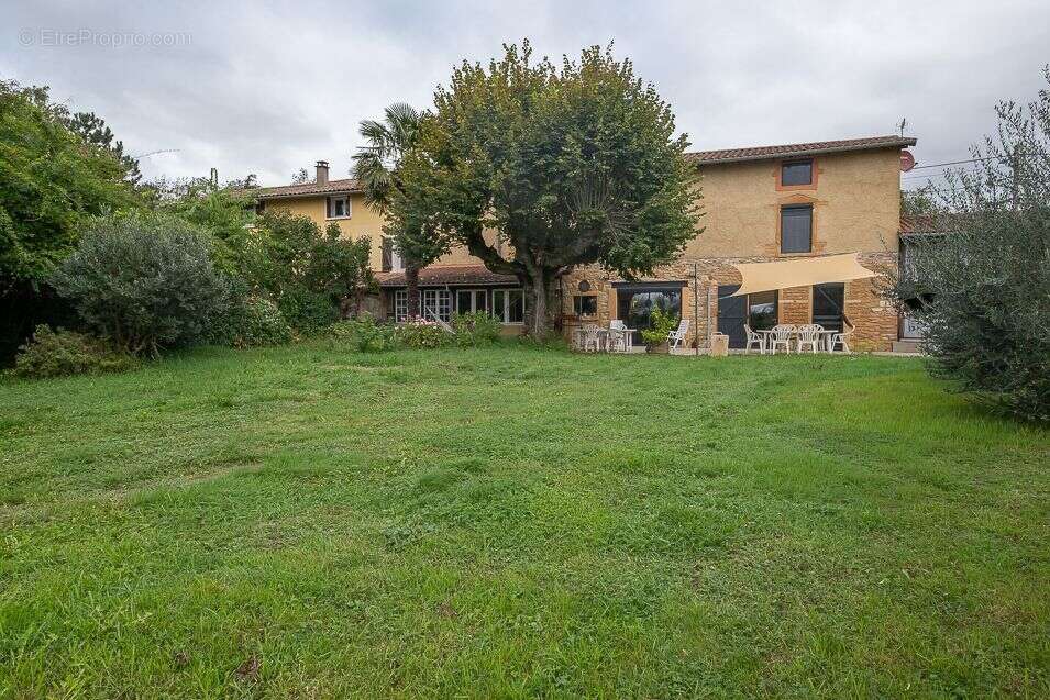 Maison à LIMAS