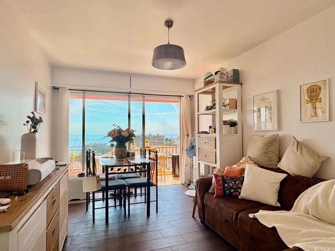 Appartement à ROQUEBRUNE-CAP-MARTIN