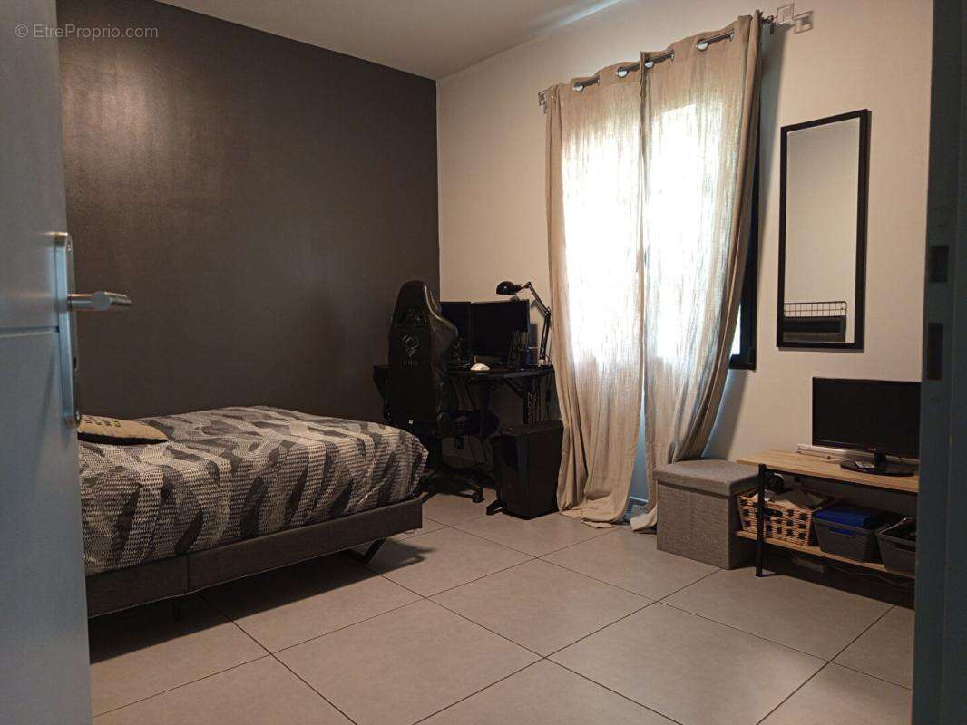 Maison à MONTSEGUR-SUR-LAUZON