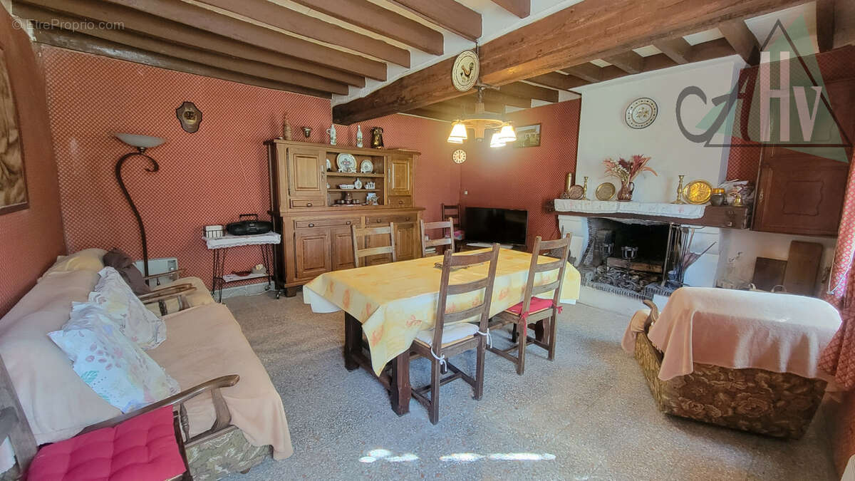 Maison ancienne pleine de charme - 104 m2 - Terrain clos de 515 m2 - 124 200 € - photo 6