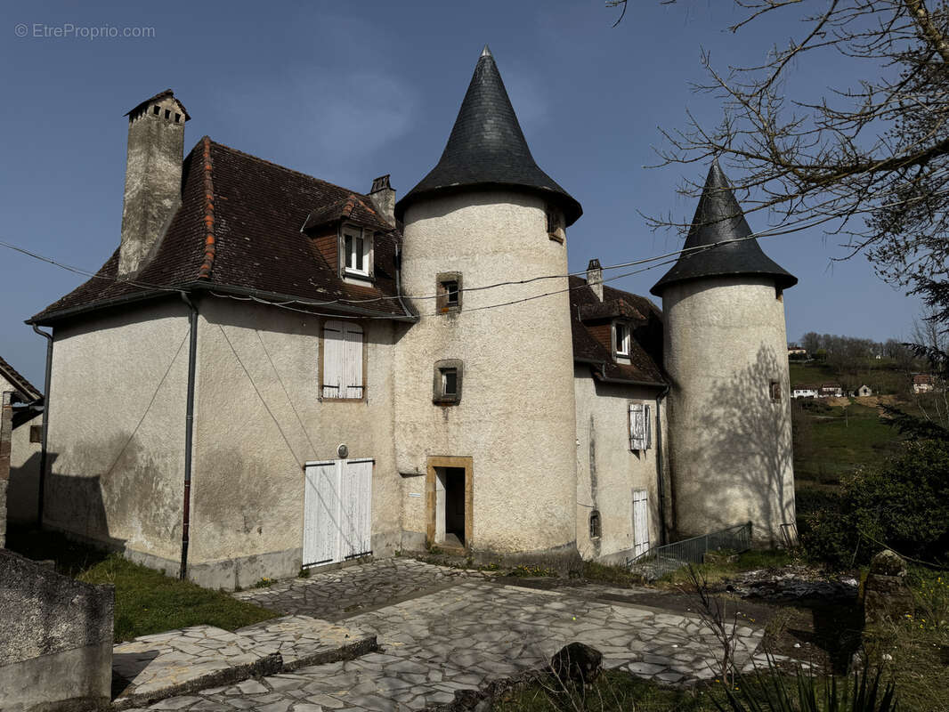 Maison à GAGNAC-SUR-CERE