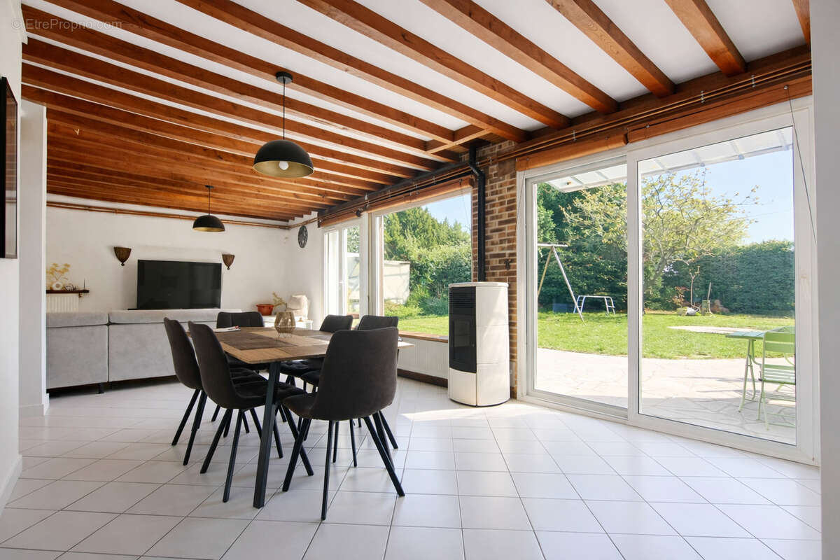 Maison à OZOIR-LA-FERRIERE