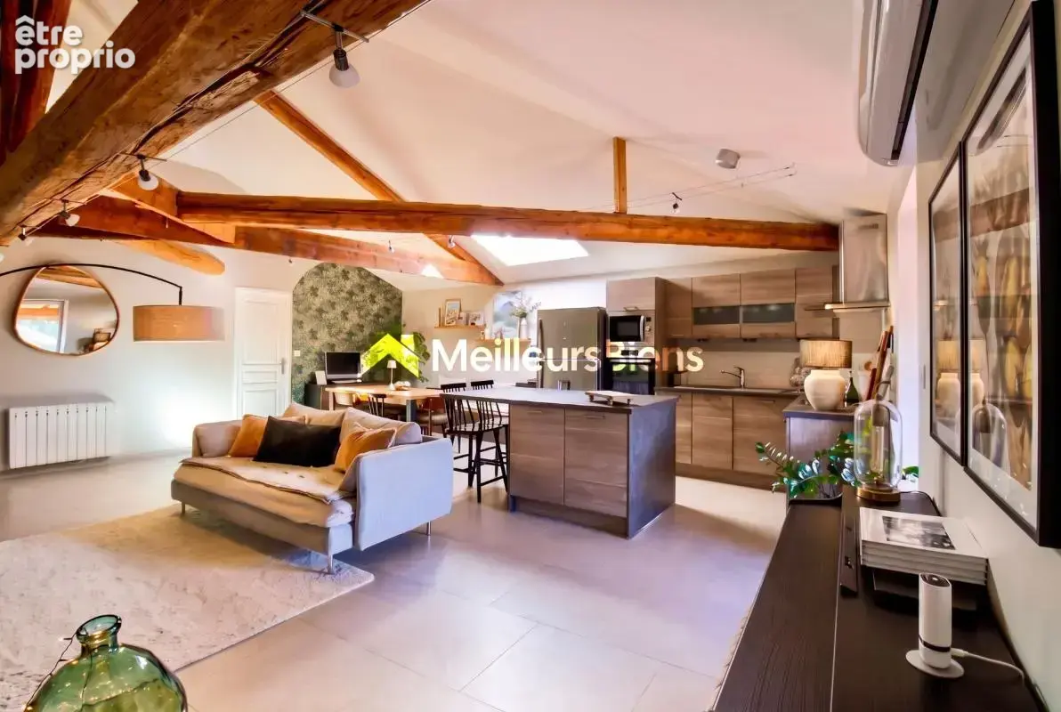 Appartement 4 pièces de 85 m² rénové avec balcon et stationnement - photo 2
