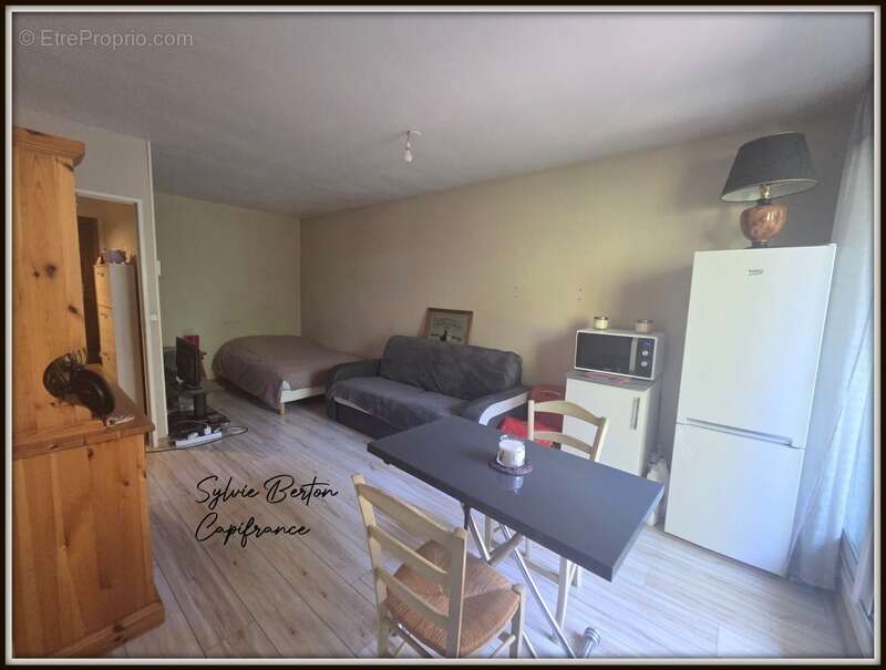 Appartement à VAUJOURS