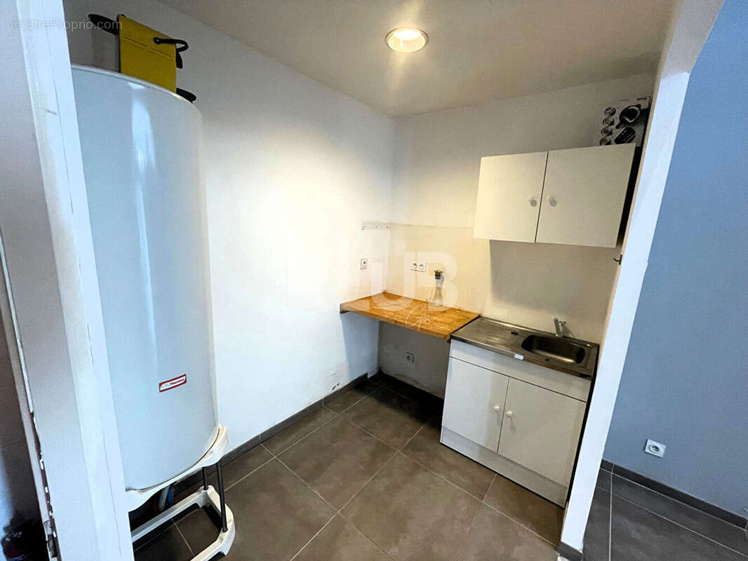 Commerce à SANTA-MARIA-DI-LOTA