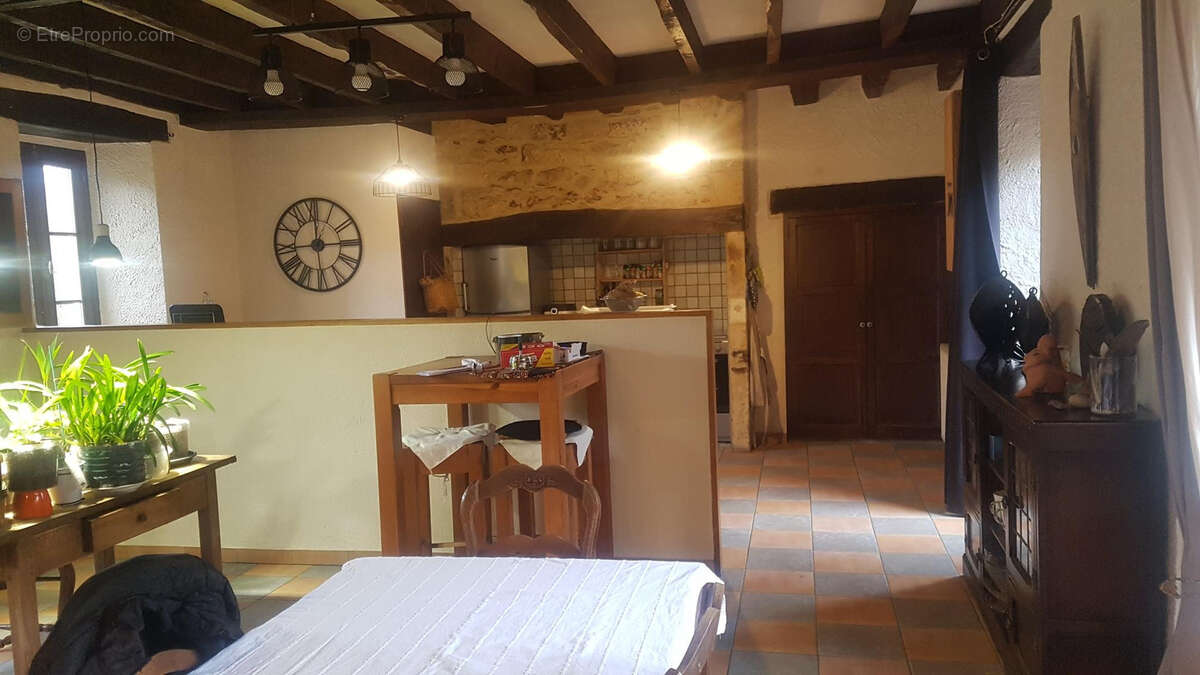 Maison à SALIGNAC-EYVIGUES